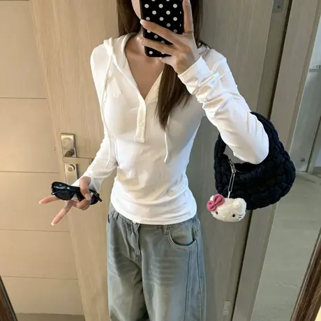 白色连帽V领长袖T恤女早春秋修身韩版内搭打底衫设计感小众上衣潮商品大图