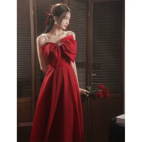 设计感敬酒服新娘2023新款夏季气质酒红色订婚礼服高级感缎面长款图片
