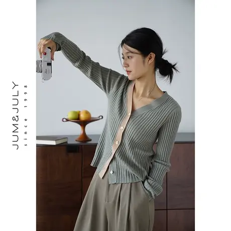 嘉茱莉2023秋季新款绵羊毛针织开衫外套女小众设计感V领针织衫商品大图