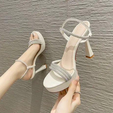 2023年夏季新款露趾水钻一字扣带高跟鞋女细跟性感防水台罗马凉鞋图片
