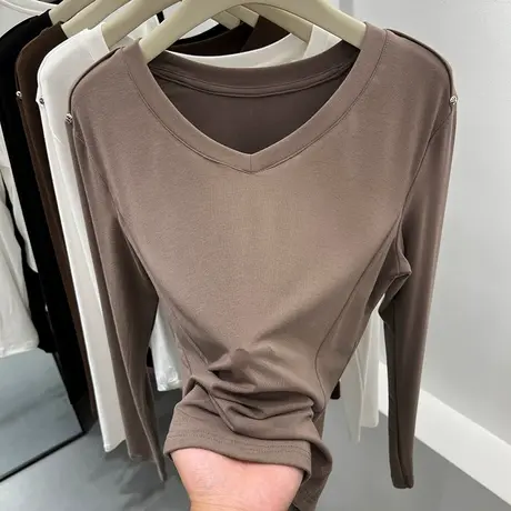 设计感钉珠V领长袖T恤女2023早秋新款洋气修身百搭体恤打底衫上衣图片