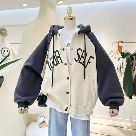 加厚复古字母刺绣加绒女休闲插肩拼色系扣开衫卫衣连帽外套棒球服商品大图