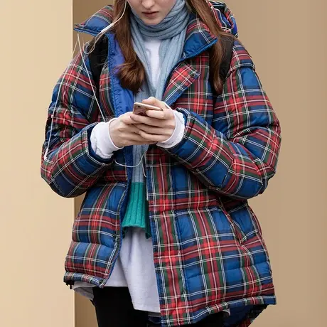 2020秋冬新款女装时尚印花白鸭绒羽绒服女短款宽松显瘦面包服外套图片