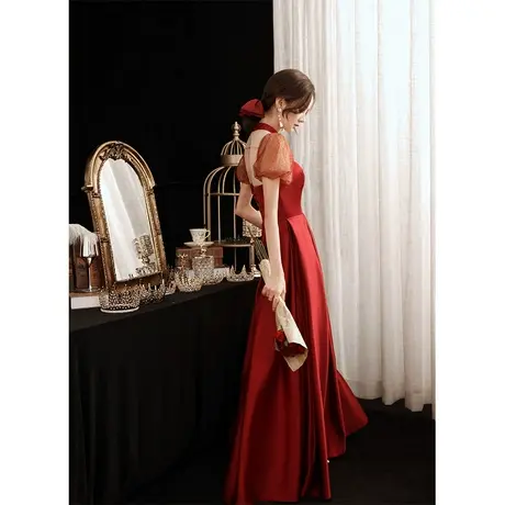 敬酒服新娘夏季2023新款结婚小个子酒红色订婚礼服连衣裙秋季缎面图片
