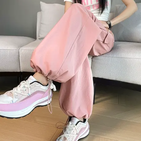 粉色阔腿束脚工装裤女2024春秋新款冲锋登山宽松显瘦休闲运动裤子图片