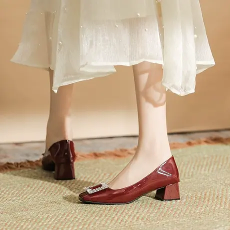 单鞋女2023年夏季新款法式水钻气质纯色高跟鞋红色婚鞋不累脚粗跟图片