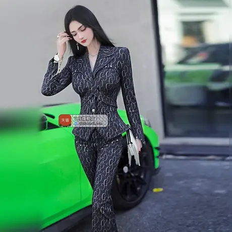 VJE春季欧美牛仔印花西服套装新款别致小众外套喇叭裤两件套图片