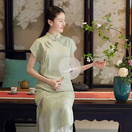 素飞绿色旗袍日常可穿气质高端2023年新款夏季短袖复古民国连衣裙商品大图