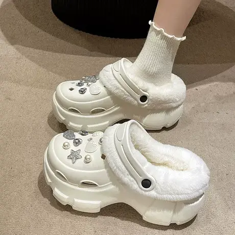 2023年韩版超厚底黑色保暖洞洞鞋冬季加绒软底女款外穿带钻棉拖鞋商品大图