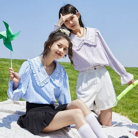 唐狮2023春季新款长袖格子衬衫女娃娃领上衣法式设计感别致喇叭袖图片