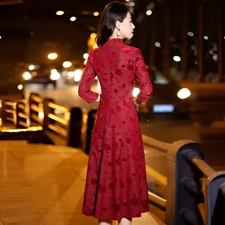 妈妈喜服婚礼冬天礼服裙结婚喜婆婆婚宴装洋气小个子平时可穿年轻图片