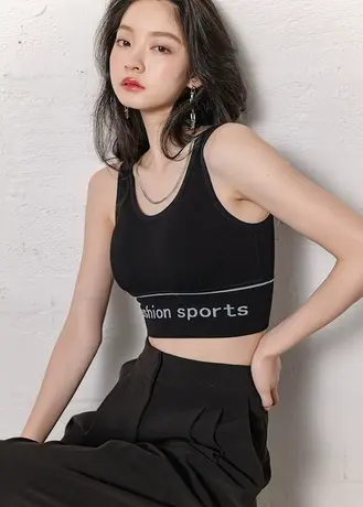 网红吊带运动背心女夏外穿潮内搭短款字母2024新款打底带胸垫上衣图片