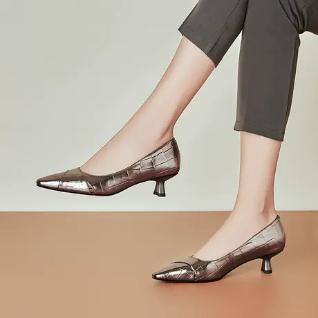 法式拼接秋款真皮女鞋时尚格子纹尖头中跟小跟单鞋气质优雅酒杯跟图片