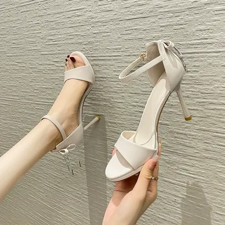 露趾凉鞋女夏季2023年新款百搭一字扣带水钻蝴蝶结法式细跟高跟鞋商品大图