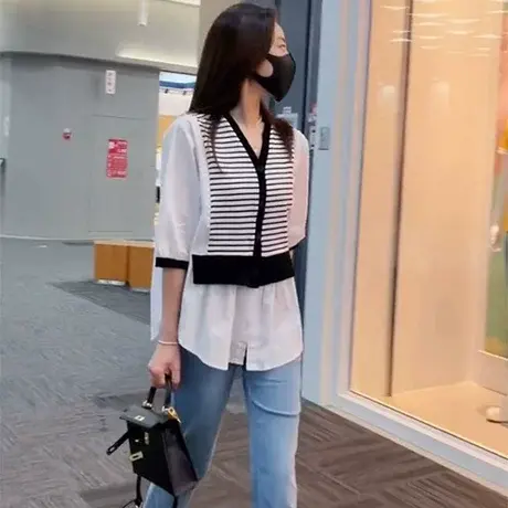 夏季新款V领拼接针织假两件女中袖单排扣条纹衬衫女小众衬衣上衣商品大图