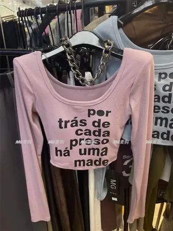 2023秋季新款韩版气质字母印花长袖T恤女修身U领短款上衣打底衫商品大图