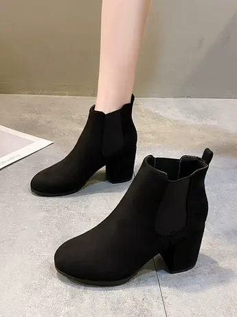 欧洲站女鞋2023秋冬新款黑色绒面圆头粗跟短靴马丁靴女百搭及裸靴图片