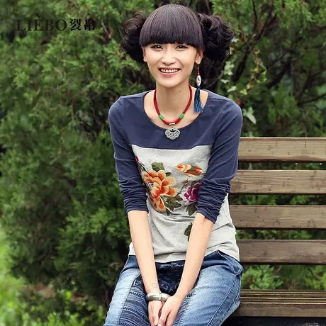 裂帛小众设计感复古刺绣长袖T恤女2024春新撞色圆领休闲修身上衣图片
