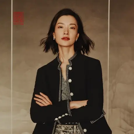 雅莹女装 杜鹃明星同款纽结V领毛针织衫 商场同款9506A图片