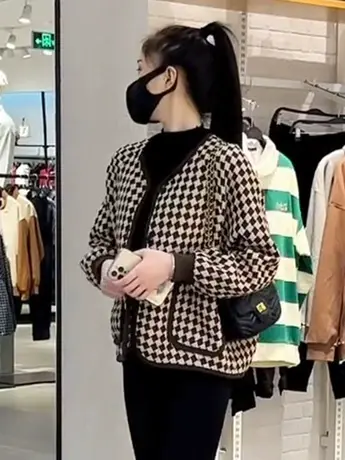 时尚小香风圆领千鸟格短外套2023秋冬新款高级感洋气百搭长袖上衣图片