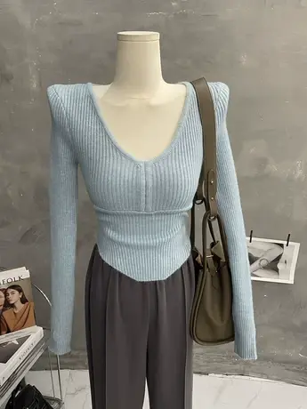 温柔纯欲～气质V领长袖针织衫纯色套头修身毛衣短款上衣打底秋冬图片