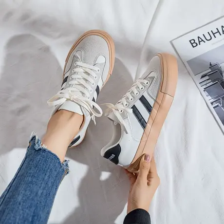 小白鞋女2021年冬季新款ulzzang百搭学生潮鞋ins休闲平底爆款板鞋图片