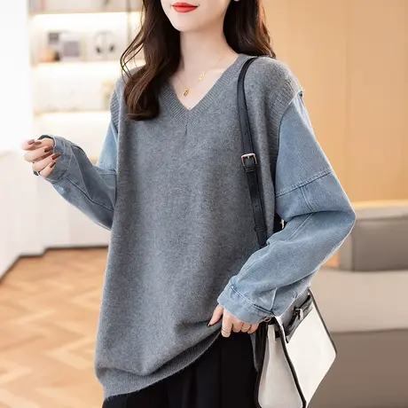 2023秋冬新款韩版宽松V领纯色拼接牛仔袖针织衫毛衣套头女士上衣商品大图