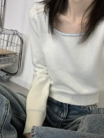 方领毛衣针织衫女秋冬内搭修身温柔风小众设计感长袖外穿短款上衣图片