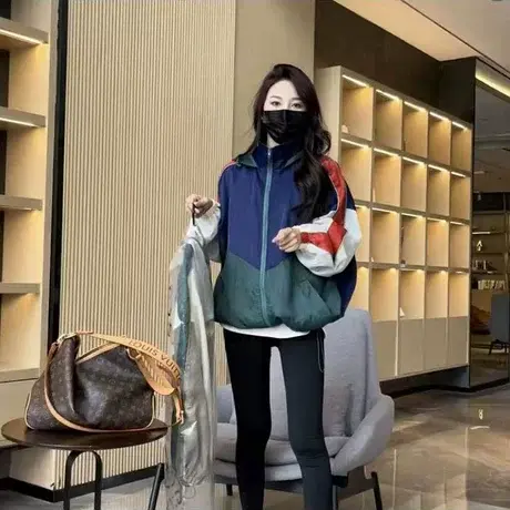 2023春新款韩版宽松连帽防晒衣拼色网红时尚炸街显瘦短外套ins潮图片