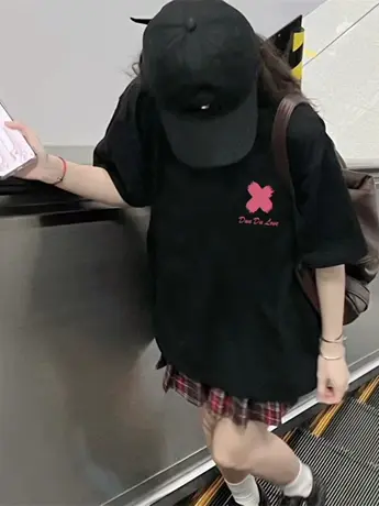 暗系黑色仿棉短款短袖上衣女高腰露脐韩版宽松T恤字母半袖上衣潮商品大图