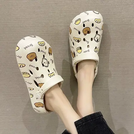 洞洞鞋女2024夏季新款卡通可爱面包熊印花包头厚底外穿沙滩凉拖鞋商品大图