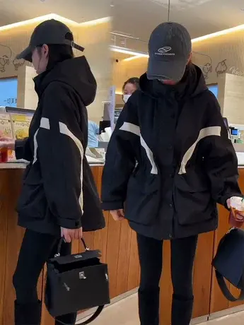 欧货白鸭绒连帽羽绒服女2023冬季新款工装休闲外套宽松冲锋衣潮款图片