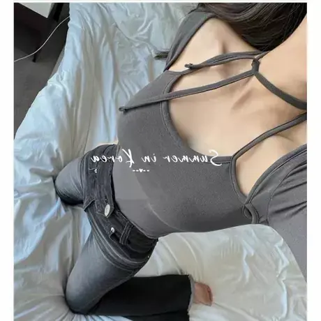现货Onoev2024冬女士新款ins博主修身挂脖子绑带打底衫T桖商品大图