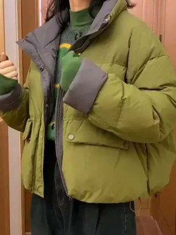 2023冬季新款白鸭绒上衣欧货韩版撞色立领羽绒服宽松时尚女厚外套图片