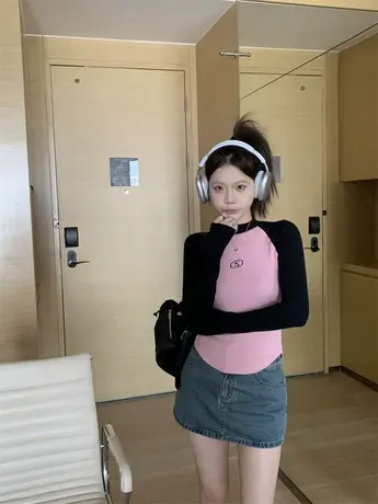 正肩紧身拼色长袖新款T恤女秋季辣妹修身显瘦内搭打底衫短款上衣图片