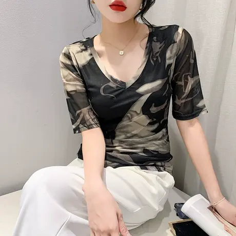 时尚网纱T恤女五分袖2023新款修身显瘦洋气印花上衣性感V领小衫潮图片