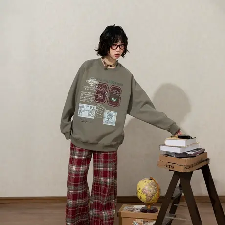 YEP复古印花圆领卫衣女春秋2025新款美式套头宽松无帽情侣装上衣商品大图
