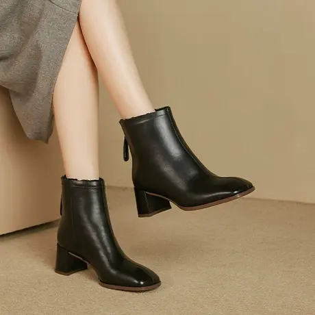 冬季保暖羊毛短靴女简约百搭轻便不累脚粗高跟真皮女靴气质显瘦图片