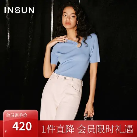 恩裳COVER2023秋季新款时尚U型扣不对称领上衣坑条肌理冰丝针织衫图片