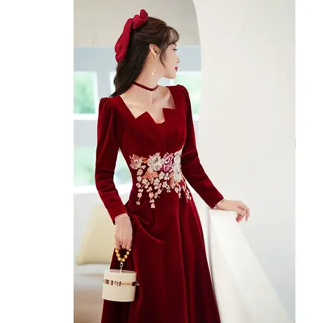 敬酒服新娘2023新款冬季长袖酒红色结婚礼服女订婚回门连衣裙加厚图片