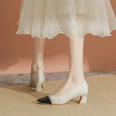 气质拼色小香风粗跟单鞋女2024年新款玛丽珍复古风珍珠方头高跟鞋图片