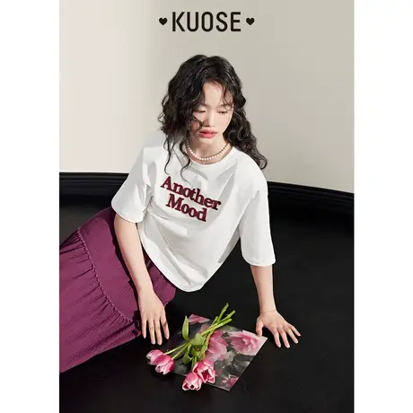 阔色白色简约T恤女2023新款夏季短袖刺绣字母纯棉垫肩上衣图片