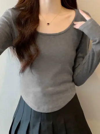 U领长袖t恤女2023新款春秋冬季小众设计感内搭打底衫纯欲辣妹上衣图片