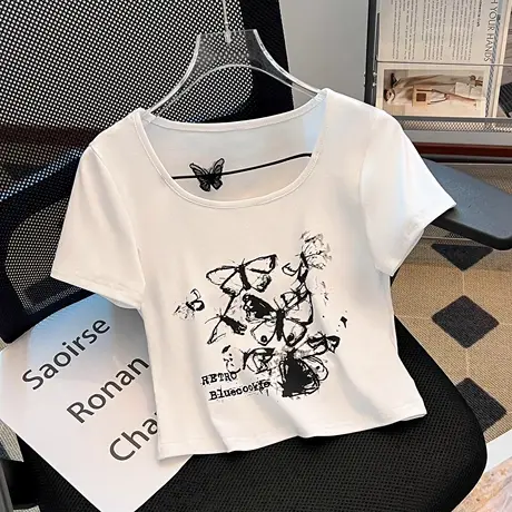 拉夏贝尔2025年新款甜辣蝴蝶印花短款短袖t恤女宽松小众正肩上衣商品大图
