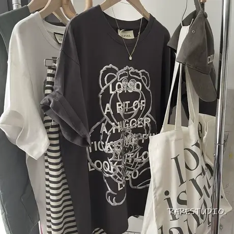 趣味设计款变色字母草莓熊印花休闲百搭洋气个性宽松短袖棉T恤女商品大图