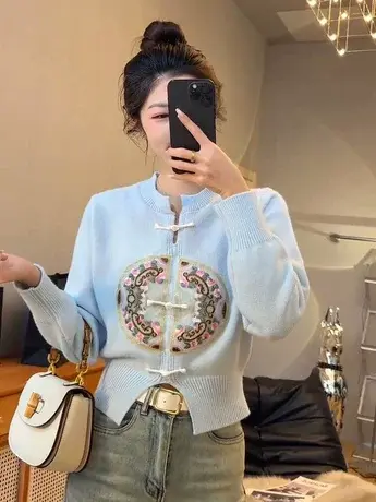 新中式盘扣毛衣女春季2024新款开叉设计感国风刺绣针织衫上衣女商品大图