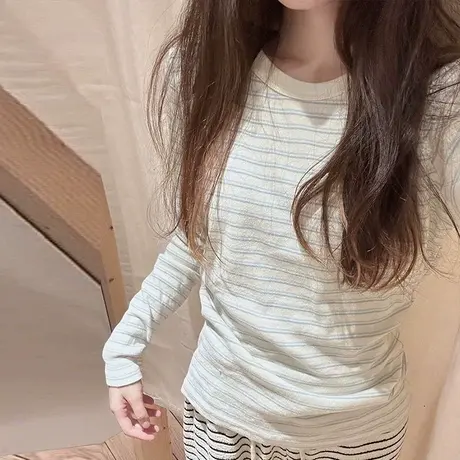 小个子短款长袖T恤女早春秋修身韩版内搭打底衫撞色条纹正肩上衣图片