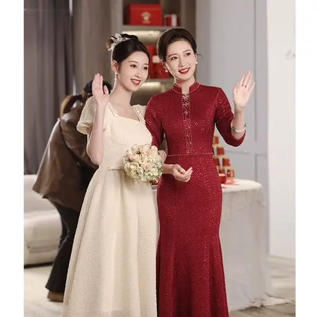 年轻喜婆婆婚宴装气质优雅红色鱼尾裙结婚妈妈晚礼服洋气秋冬新款图片