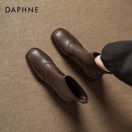 达芙妮棕色短靴女款2026新款高跟短靴女士马丁靴粗跟皮靴瘦瘦靴子图片