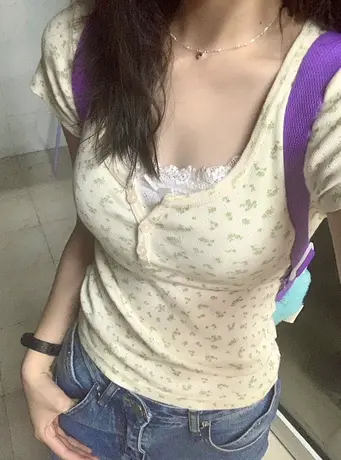 碎花正肩短袖t恤女夏季修身小众设计感纯欲风辣妹短款上衣别致ins商品大图